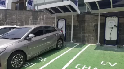 Hyundai Indonesia Geram, Mobil Listrik China Mencuri Listrik dari Charging Station!