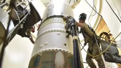 China Minta AS untuk Menurunkan Persediaan Senjata Nuklir dan Hentikan Perang Dingin!