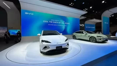 Mobil Listrik Buatan China Terkena Tarif 100% di Kanada