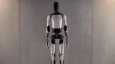 Ingin Gaji Besar? Coba Jadi Robot Humanoid di Tesla!