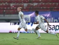 Kisah Dramatis Laga Persib Bandung vs Dewa United: Skor Akhir 2-2