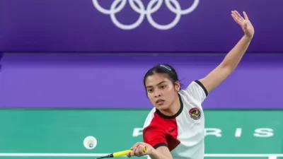 Sekjen PBSI Fadil Imran Beri Semangat kepada Gregoria Mariska Menjelang Semifinal Olimpiade Paris 2024