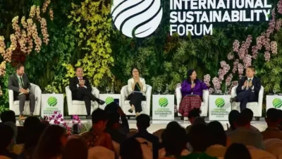 "Ratusan Bus Listrik Siap Beraksi Menyelamatkan Udara Indonesia dari Polusi"