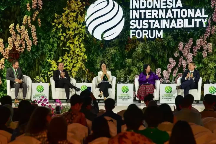 "Ratusan Bus Listrik Siap Beraksi Menyelamatkan Udara Indonesia dari Polusi"