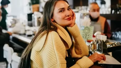 Luna Maya: Wajah Tua Bukan Masalah, Kesehatan Tetap Prioritas

Artis cantik Luna Maya tidak ambil pusing jika wajahnya dikatakan sudah tua. Baginya, yang terpenting adalah menjaga kesehatan tubuhnya tetap prima.