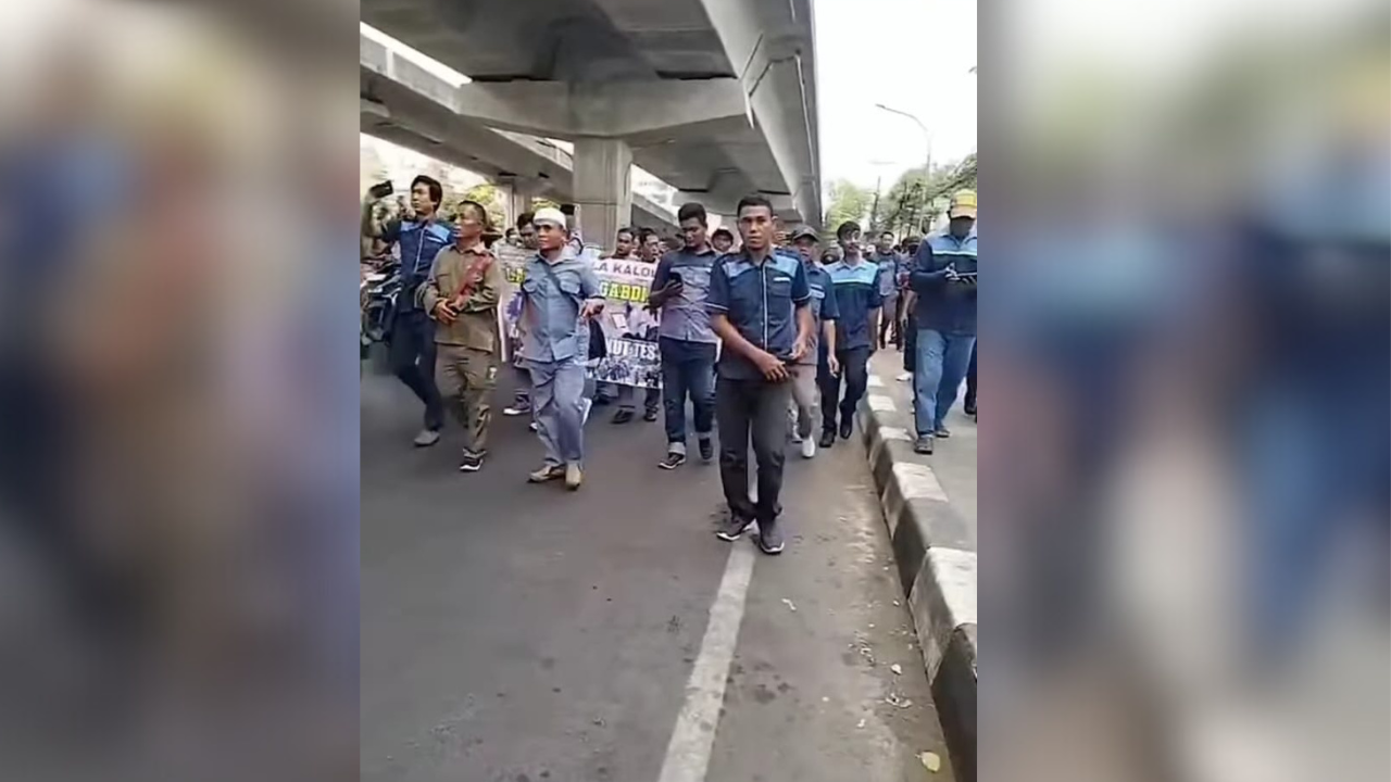 Ribuan Petugus Honorer SDACKTR Prov SulSel Menggelar Unjuk Rasa