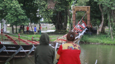 Jembatan Ambruk