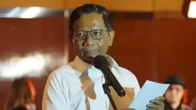 “Mahfud MD Kritik Tajam 3 Anak Buah Prabowo, Baru Dilantik Sudah Dihujat!”
