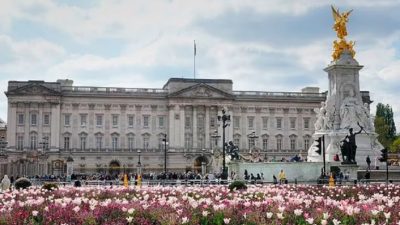 Pria Tak Dikenal Masuk ke Istana Buckingham dan Mencuri Celana Dalam Sang Ratu: Kejadian Mengejutkan di Kerajaan Inggris!