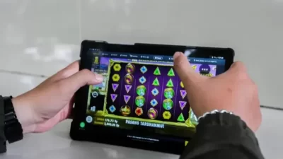 Warga Temukan Cara Mudah Cari Uang Lewat Judi Online

PPATK Menemukan Warga dengan Pemasukan Rp1 Juta Berubah Menjadi Pemain Judi Online 69,95% Warga Menemukan Cara Cepat Menghasilkan Uang Melalui Judi Online