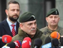 Jenderal Tinggi Polandia Minta Persiapan Perang Melawan Rusia