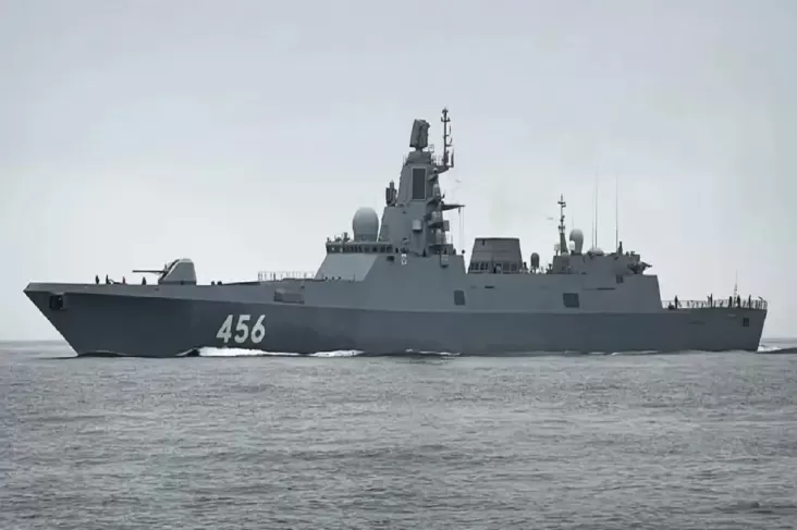 "Ini Dia! Kapal Perang Rusia Melepaskan Rudal Hipersonik di Selat Inggris!"