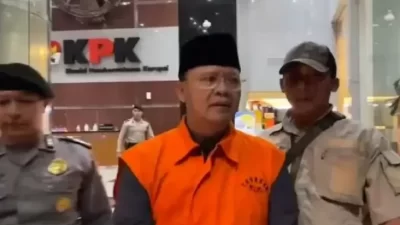 Gubernur Bengkulu Rohidin Mersyah Dikepung Massa, Dievakuasi dengan Rompi Polisi