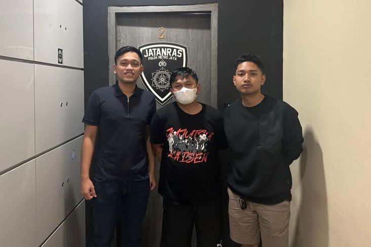 "Penggerebekan Buronan Mafia Judi Online Bersama Pegawai Komdigi Menimbulkan Perbincangan Hangat"