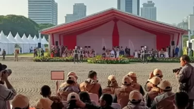 Gibran Jadi Pemimpin Upacara Siaga Pilkada Serentak 2024