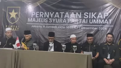 "Amien Rais Ungkap 6 Pernyataan Sikap, Tetap Solid dengan Partai Ummat dan Dukung Pemerintahan Prabowo"