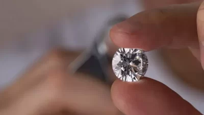 "Berlian, Solusi Terbaru untuk Meningkatkan Umur Penyimpanan Data"