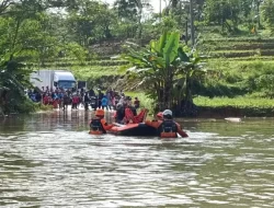 DMC Dompet Dhuafa dan Dompet Dhuafa Jabar Beraksi Selamatkan Warga Banjir Sukabumi