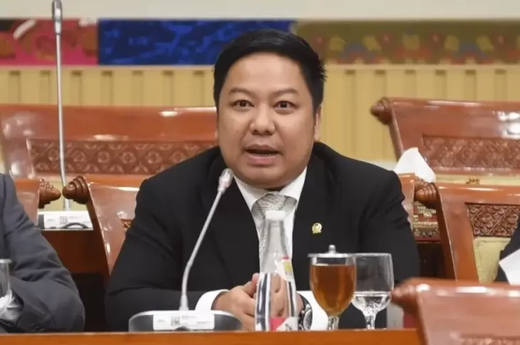 "Kenaikan PPN 12% Picu Kisruh PDIP dan Gerindra, Benarkah Ini Drama Politik atau Sandiwara Belaka?"