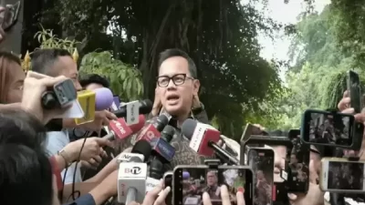 Wali Kota Pekanbaru Terjaring OTT KPK, Kemendagri Siap Tunjuk Pegawai Negeri Sipil Sebagai Pengganti

KPK Tangkap Wali Kota Pekanbaru, Kemendagri Akan Tunjuk Pegawai Negeri Sebagai Pengganti