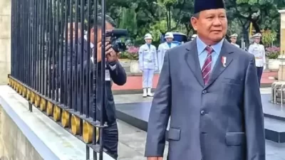 Presiden Prabowo akan menghadiri Hakordia di KPK guna menindaklanjuti kasus korupsi

Presiden Prabowo Bakal Hadiri Hakordia di KPK untuk Tindak Lanjut Kasus Korupsi