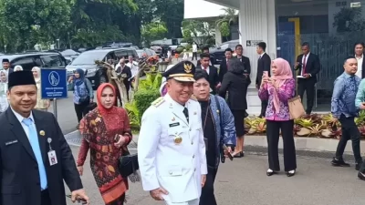 "Ini Dia, Gubernur Kalsel Baru yang Dilantik oleh Prabowo di Istana Negara!"