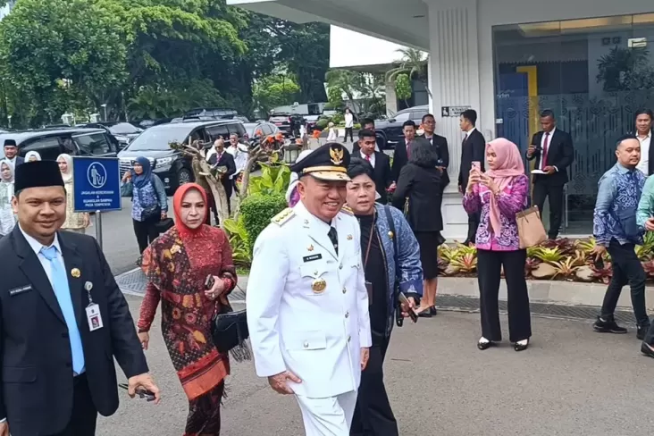 "Ini Dia, Gubernur Kalsel Baru yang Dilantik oleh Prabowo di Istana Negara!"