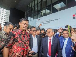 Diperiksa KPK 3 Jam, Hasto Keluar Tanpa Kenakan Rompi Oranye Tahanan