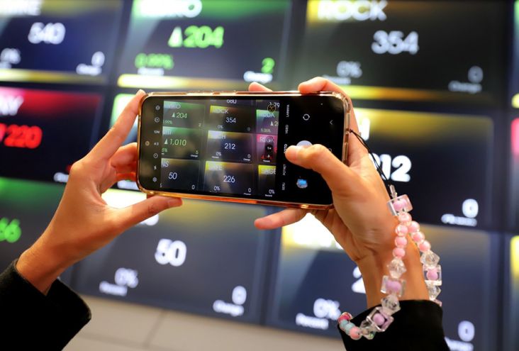 IHSG Ditutup Terbang 1,77% Usai BI Rate Turun, Saham Big Bank Berpesta