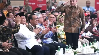 Istana Sangkal Mayor Teddy Hormat ke Aguan, tapi ke Mantan Komandannya