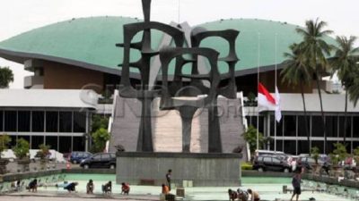 Pelantikan Kepala Daerah Ditunda, DPR Panggil Mendagri, hingga KPU Pekan Depan