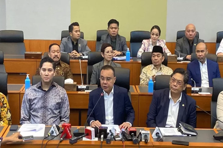 Pembahasan RUU TNI Ngebut dan juga Tertutup, Dasco: Rapat di Hotel Itu Terbuka, Boleh Dilihat Agendanya