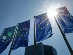 Beri Sanksi ke Rusia, Uni Eropa Menusuk Sendiri Jantung Ekonominya