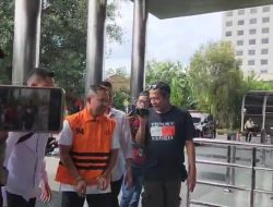 Operasi KPK di Kantor Gubernur Riau, Amankan Dokumen dan Bukti Elektronik