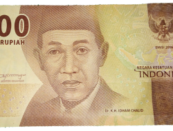 Uang Disita KPK, Istri Abdul Wahid Buka Suara Soal Asal Dolar dan Pound: Henny Syok dan Trauma