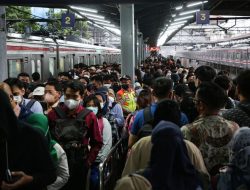 UMP Jakarta Hanya Sepertiga Biaya Hidup Layak Ibu Kota