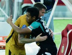 Masih Gamon atau Sudah Move On? Slavko Damjanovic Singgah ke Bench Persebaya Surabaya