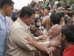 Prabowo Kembali Kunjungi Pengungsi Bencana Aceh