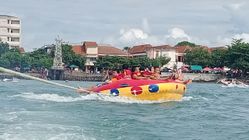 Uji adrenalin di laut! Daftar sewa jetski dan banana boat di Pangandaran
