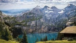 Swiss umumkan masa berkabung nasional setelah kebakaran resor ski tewaskan 40 orang