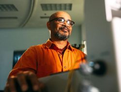 Ingin jadi lebih baik? 7 Resolusi Tahun Baru untuk Karyawan Kantor!