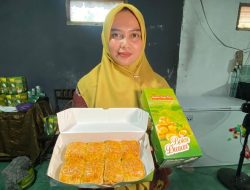 Bolen durian buatan guru Madiun menghasilkan jutaan rupiah per bulan