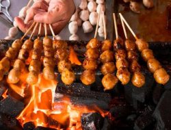 7 rekomendasi makanan jalanan Thailand, unik dan terjangkau!