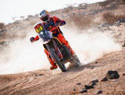 Benavides Juara Kelas Motor Dakar 2026 dengan Keunggulan Dua Detik