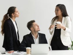 Jika Anda Terlalu Jelas, Mungkin Pernah Alami 8 Hal Ini Saat Kanak-Kanak, Menurut Psikologi