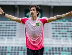 Penggemar Persebaya Soroti Wasit yang Sering Beri Kartu kepada Francisco Rivera!