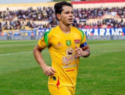 Pesan menyentuh Bonek untuk kapten Persebaya Bruno Moreira saat ditarik keluar Bernardo Tavares