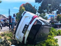 Fortuner Terjungkal di JDS, Sopir Nyaris Tabrak 3 Bentor di Gorontalo