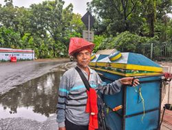 Dari pangkuan hingga roda, setengah abad Suhanda di jalanan Jakarta