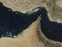 Ancaman Tutup Selat Hormuz Saat Ketegangan Israel-AS Serang Iran